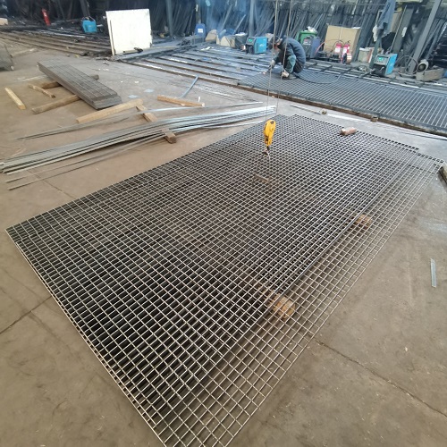 G303/30/100化工平臺(tái)鋼格板鋼格柵：安全保障