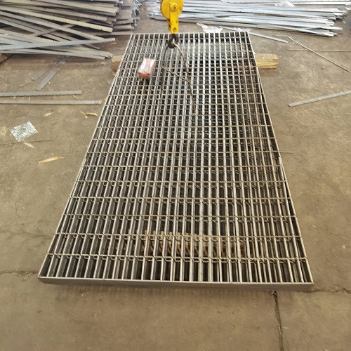 鋼格柵鋼格板G403/30/100：防滑、防腐與高強度