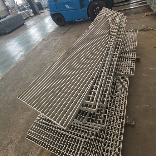 定制鋼格板 vs 標準尺寸？哪種更劃算？