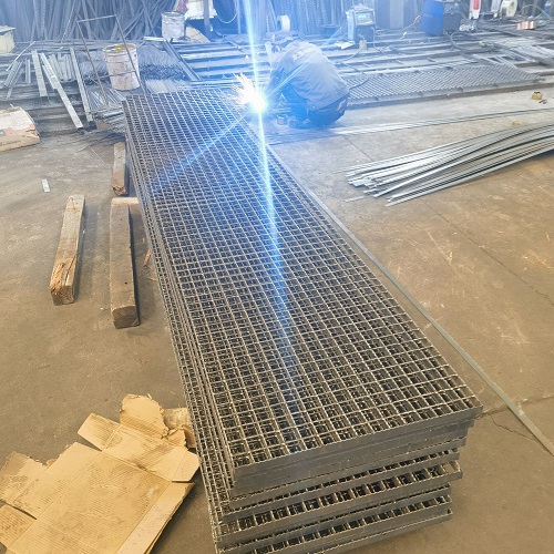 鋼格板采購(gòu)避坑指南：這5個(gè)參數(shù)不懂，小心被坑！