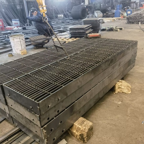 線(xiàn)上線(xiàn)下選購(gòu)鋼格柵，這些差異不了解要吃大虧