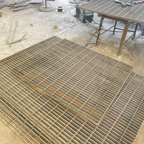 鋼格板是怎么做到防滑又安全的？