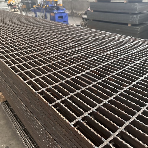 鋼格板變形后還能修復(fù)嗎？修復(fù)技巧全公開